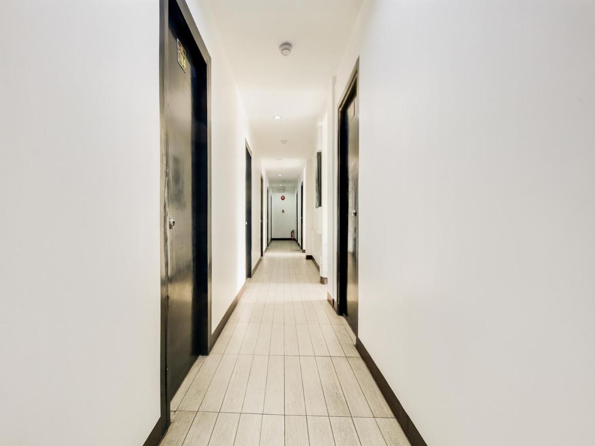 Oyo 895 Golden Majestic Pension Inn Manila Ngoại thất bức ảnh