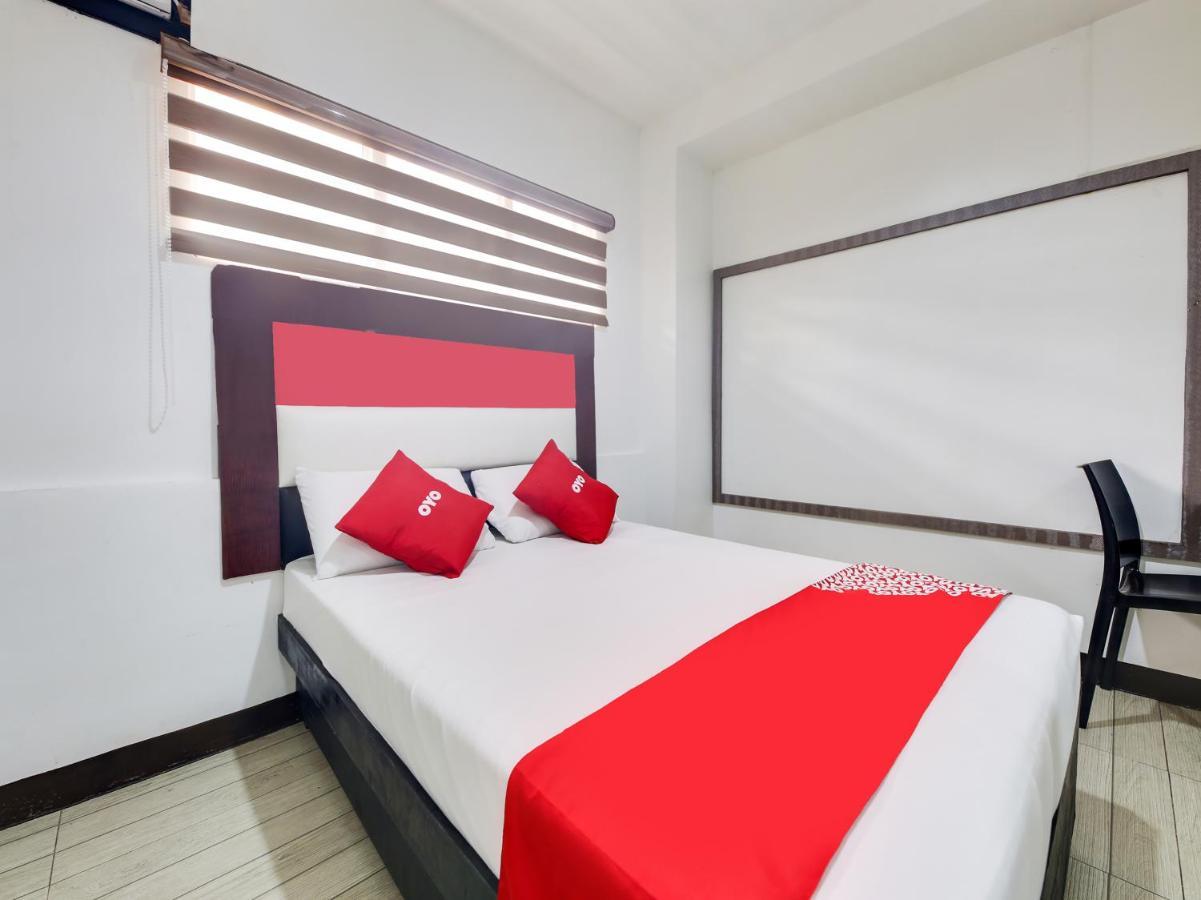 Oyo 895 Golden Majestic Pension Inn Manila Ngoại thất bức ảnh