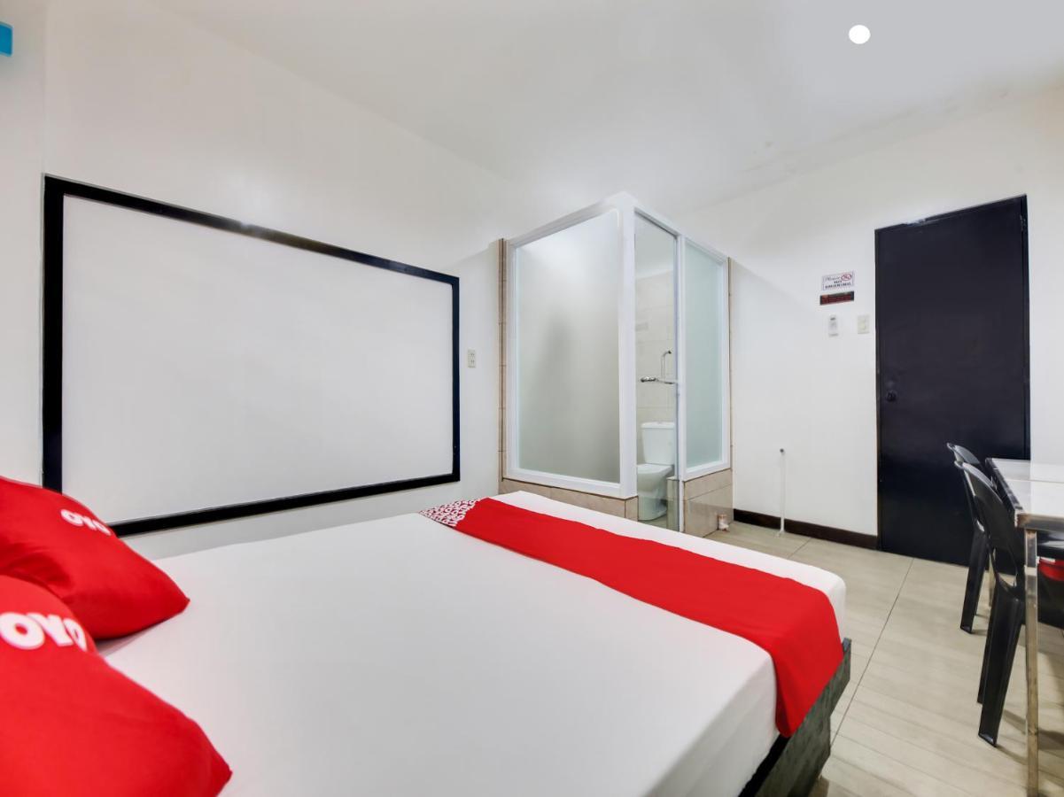 Oyo 895 Golden Majestic Pension Inn Manila Ngoại thất bức ảnh