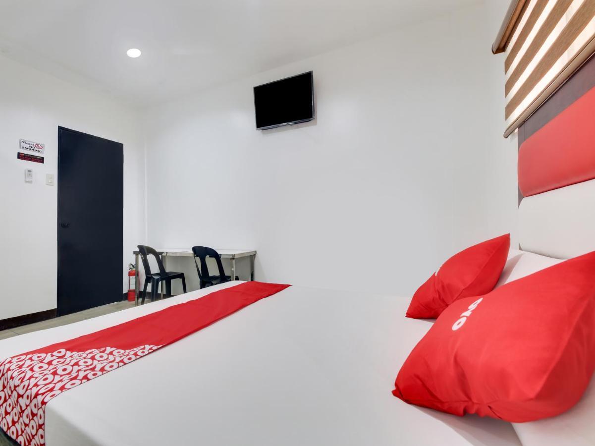 Oyo 895 Golden Majestic Pension Inn Manila Ngoại thất bức ảnh