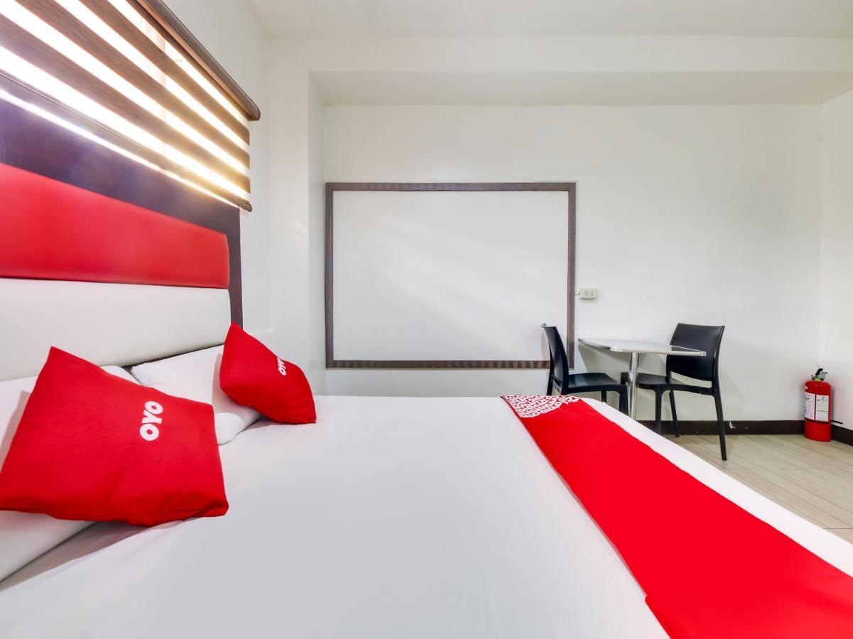 Oyo 895 Golden Majestic Pension Inn Manila Ngoại thất bức ảnh
