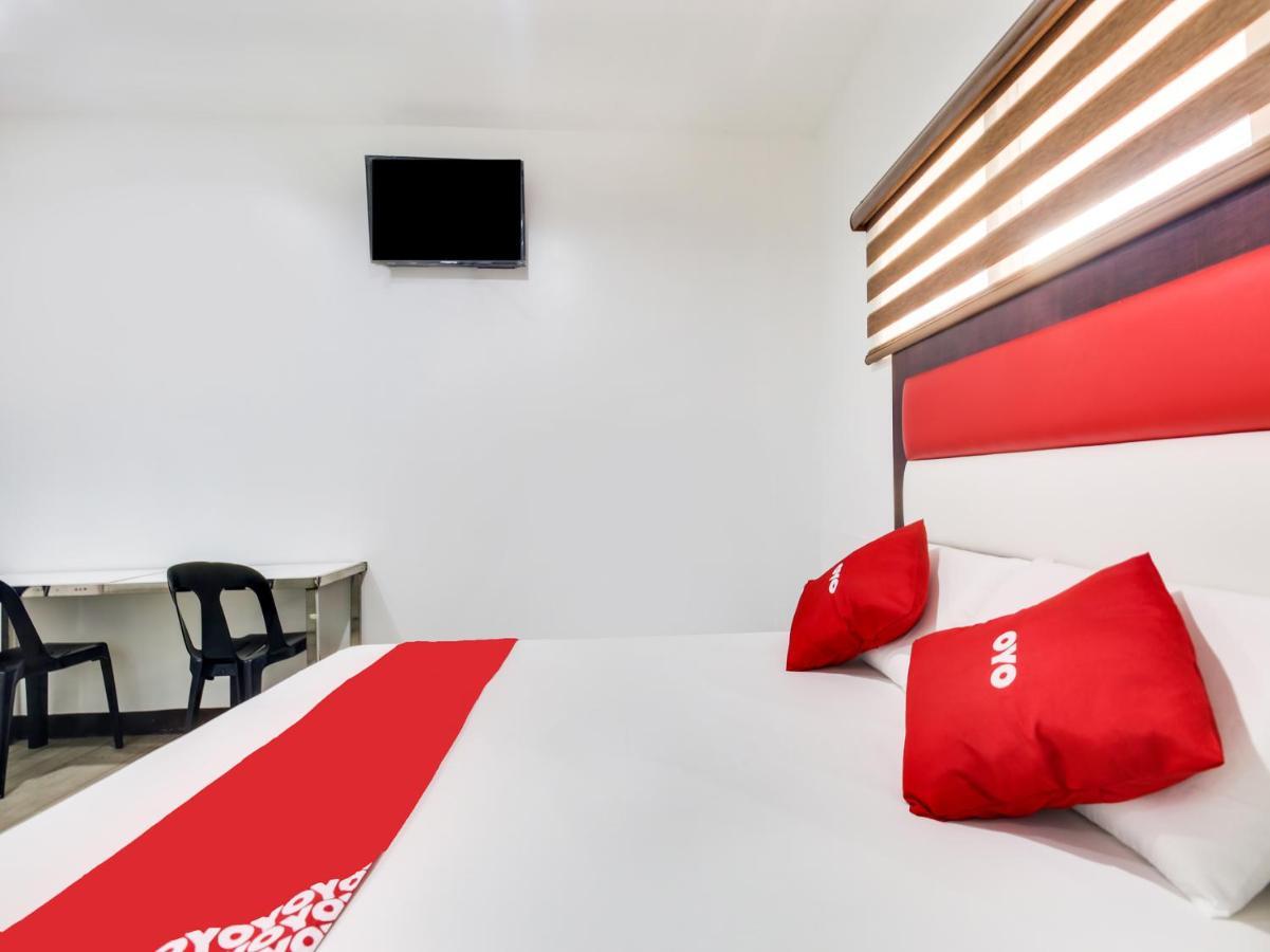 Oyo 895 Golden Majestic Pension Inn Manila Ngoại thất bức ảnh