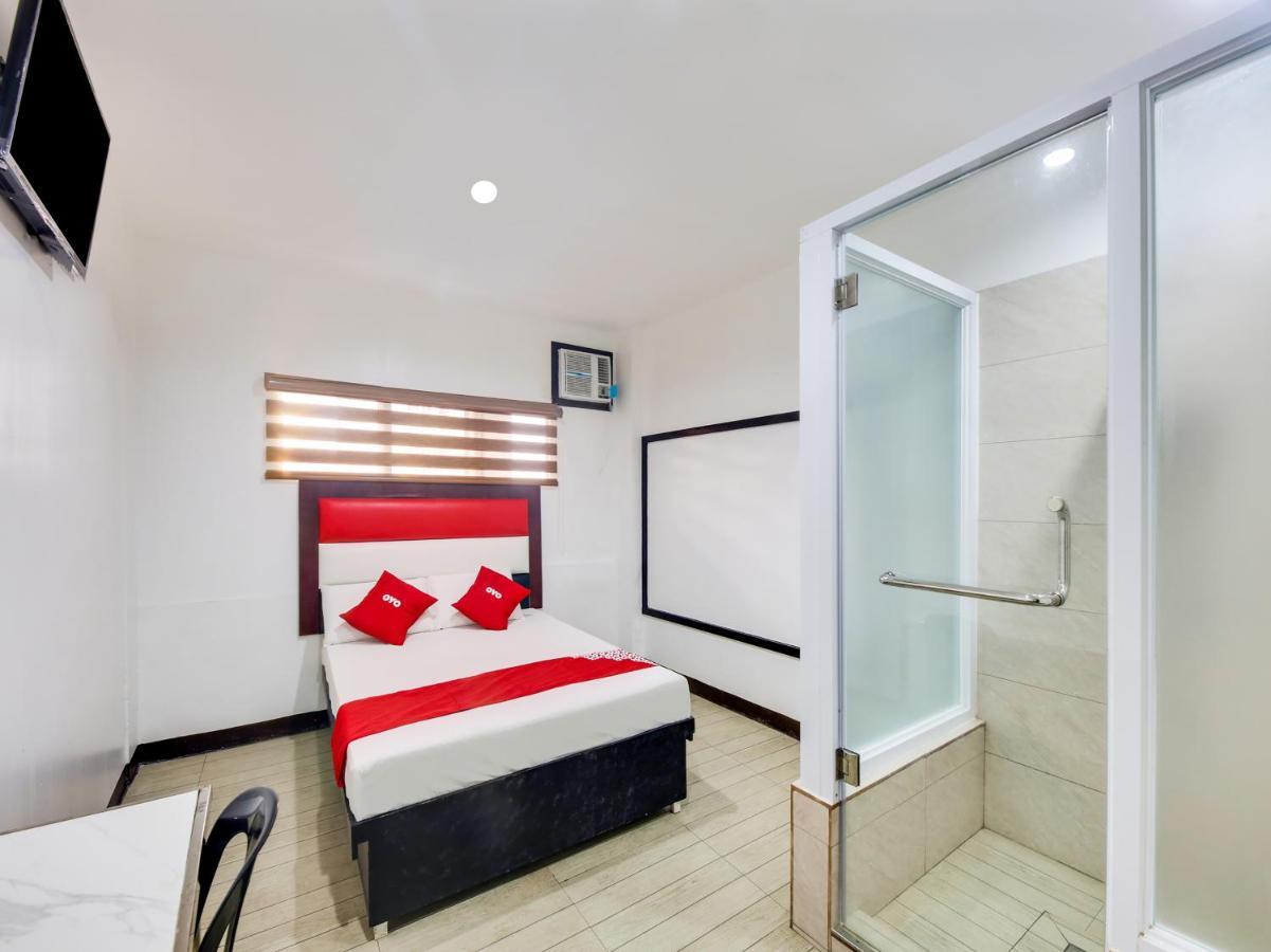 Oyo 895 Golden Majestic Pension Inn Manila Ngoại thất bức ảnh