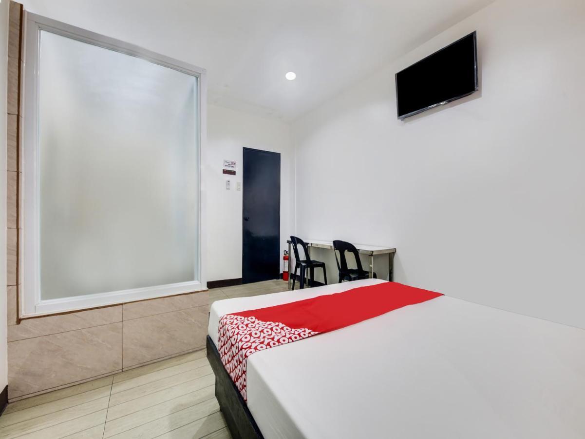 Oyo 895 Golden Majestic Pension Inn Manila Ngoại thất bức ảnh